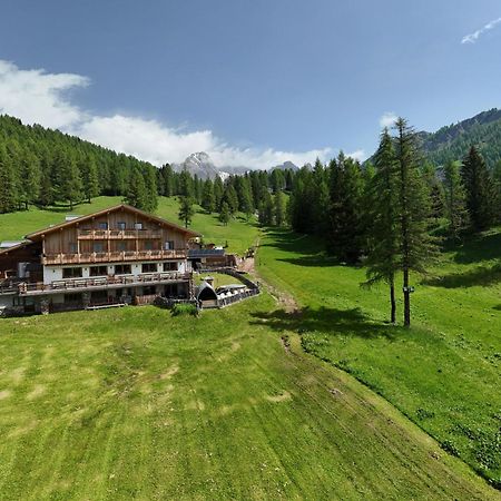 Rifugio Flora Alpina Hotel Passo San Pellegrino Exterior foto