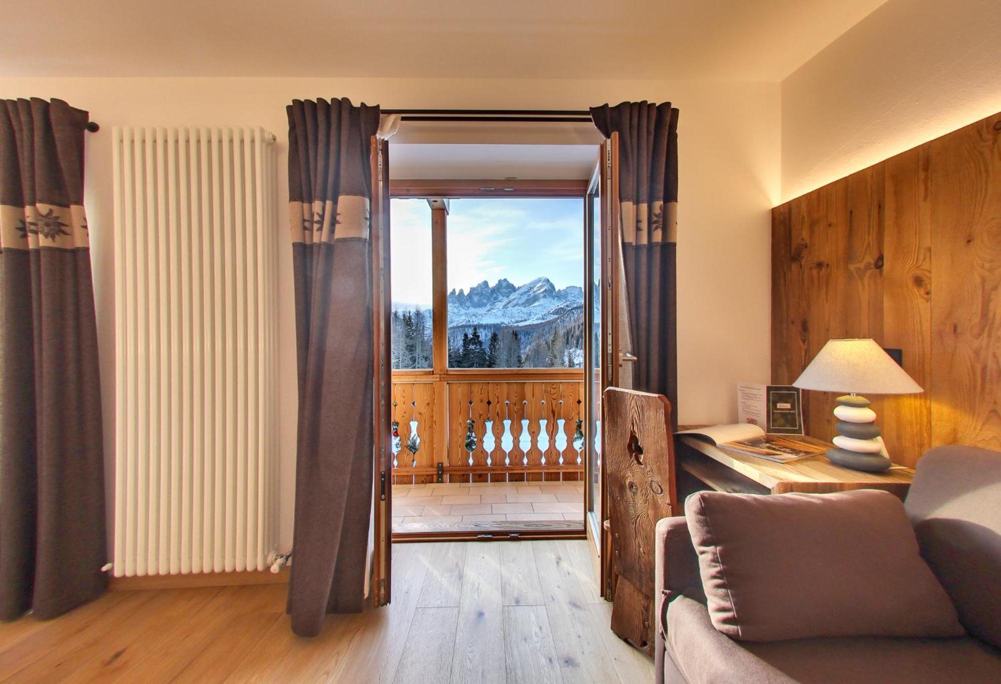 Rifugio Flora Alpina Hotel Passo San Pellegrino Exterior foto