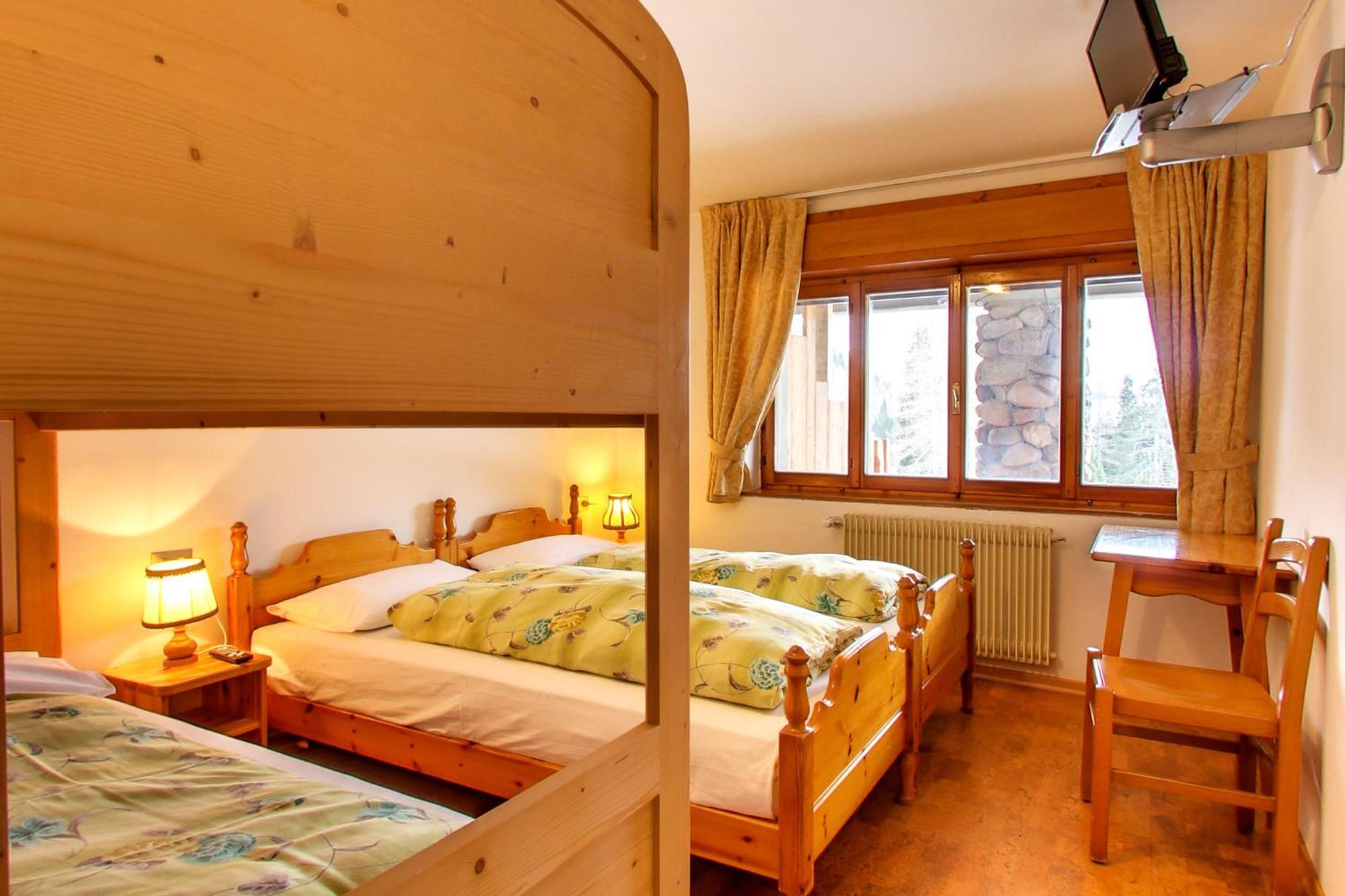 Rifugio Flora Alpina Hotel Passo San Pellegrino Exterior foto